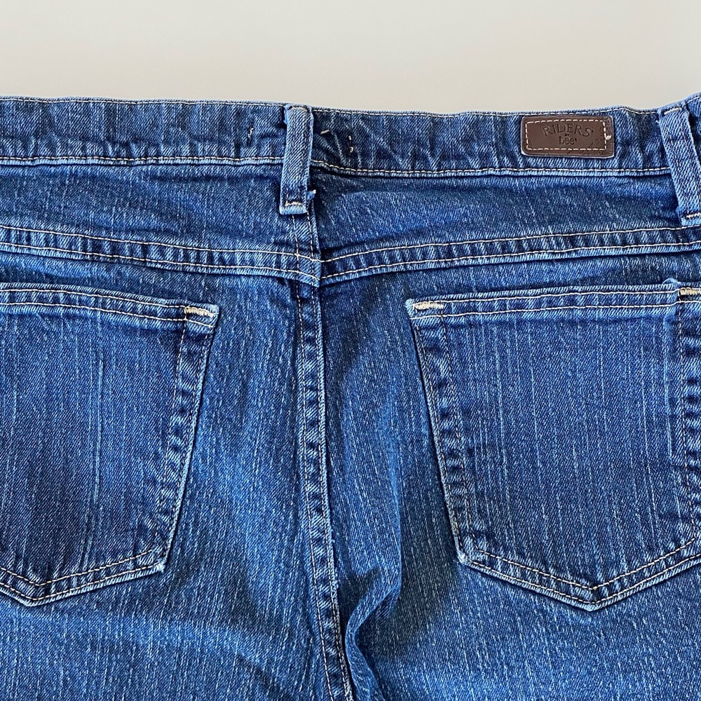 LAST CHANCE 💖HOST PICK 7/42022💖 EUC Lee Riders Relaxed 5 Pocket Jeans, 14P - Picture 2 of 7